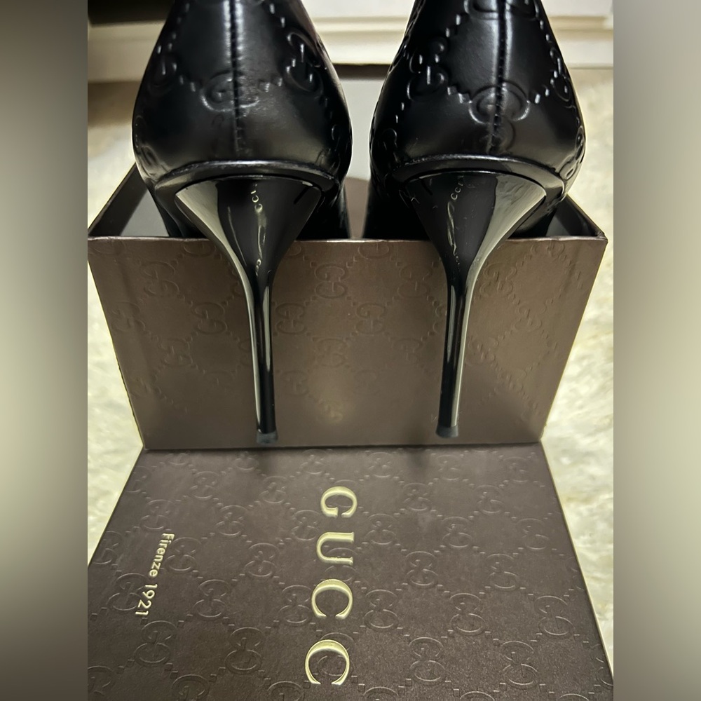 Gucci Black Guccissima Peep Toe Pumps - Picture 3 of 7